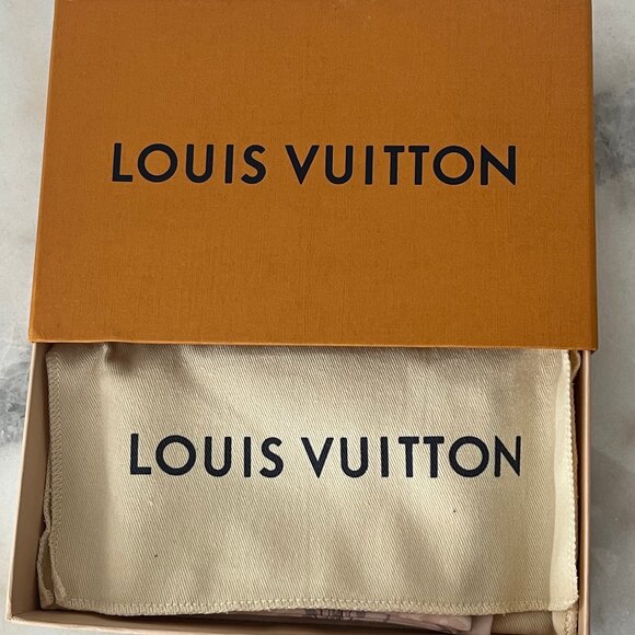 Louis Vuitton Monogram Confidential Bandeau Scarf Pink M70637 - Picture 5 of 8